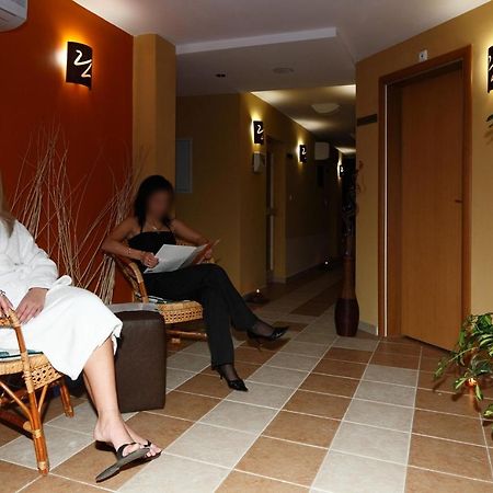 Evridika Hotel Devin Extérieur photo