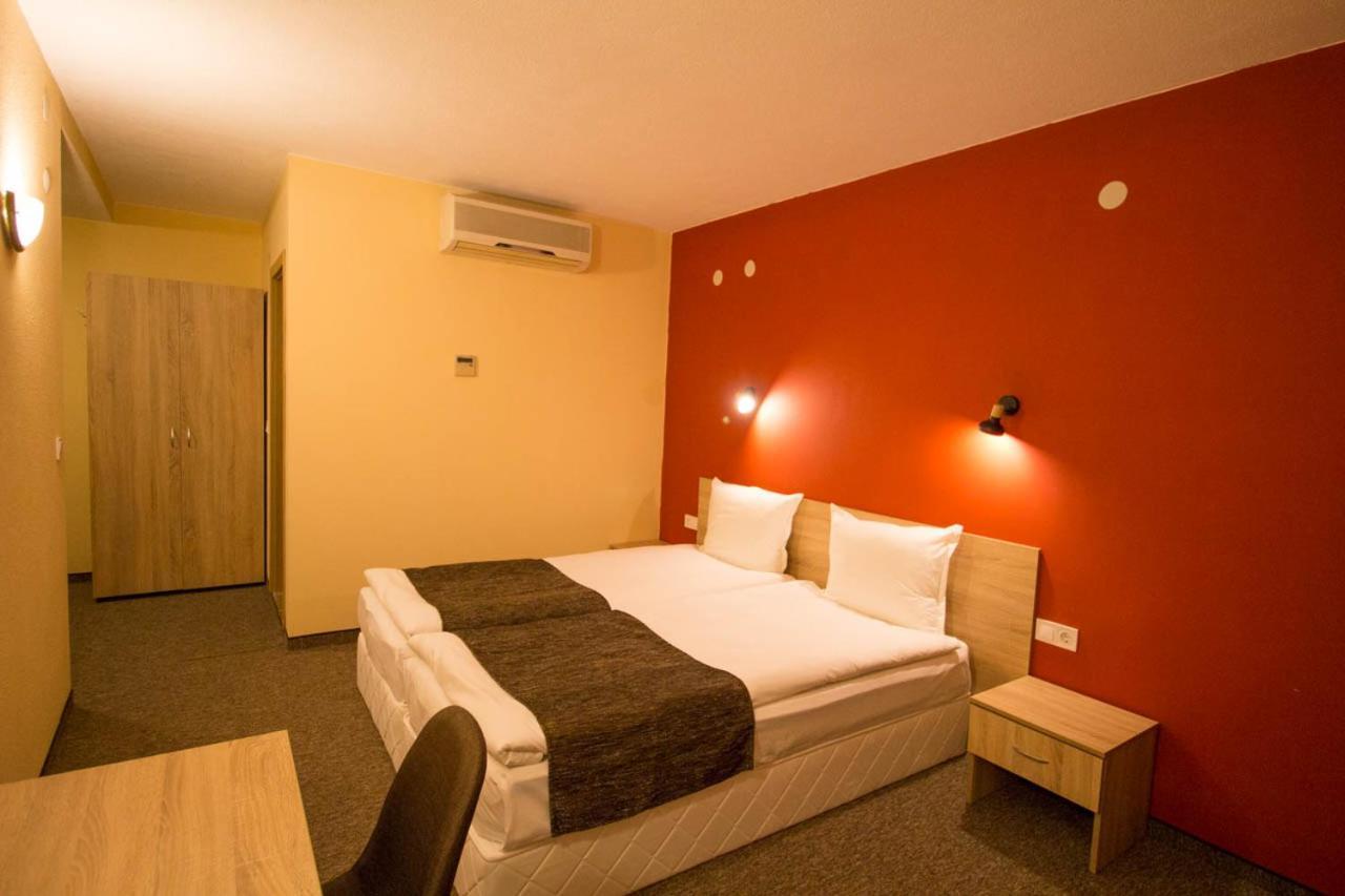 Evridika Hotel Devin Extérieur photo