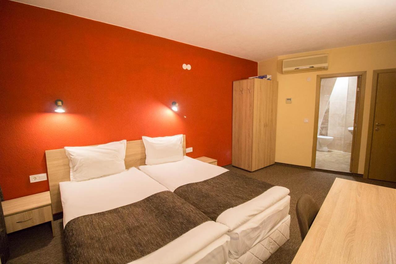 Evridika Hotel Devin Extérieur photo