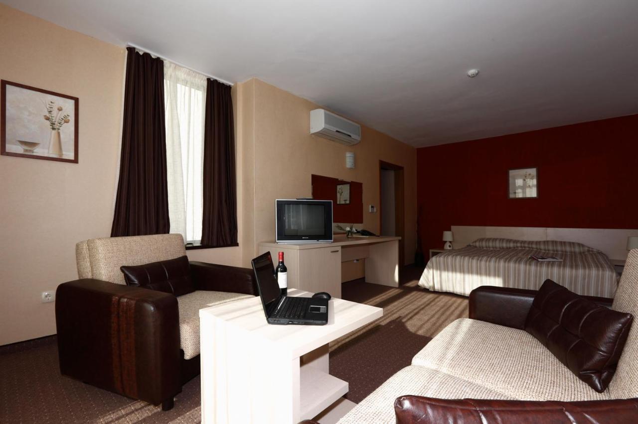Evridika Hotel Devin Extérieur photo