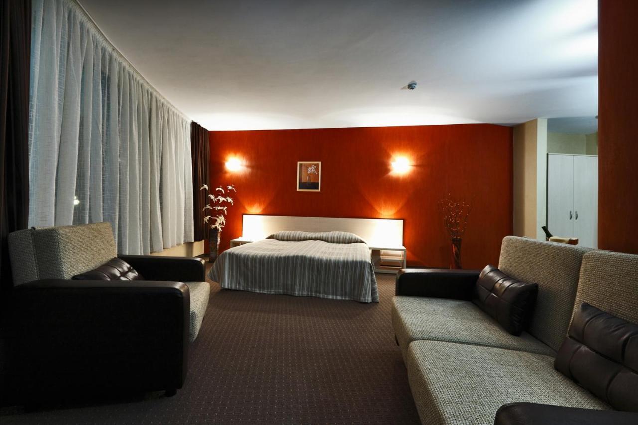 Evridika Hotel Devin Extérieur photo