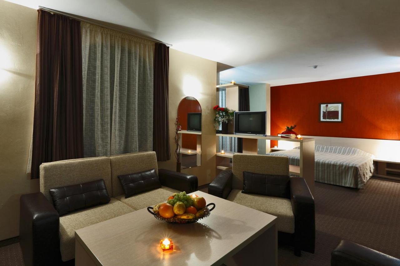 Evridika Hotel Devin Extérieur photo